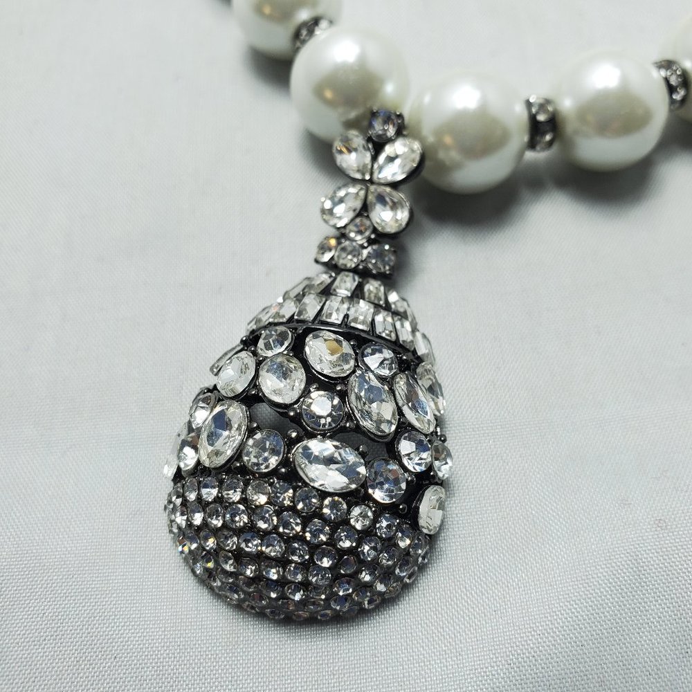 ALI KHAN princess pearls statement neck with crystal encrusted teardrop … - Picture 3 of 8